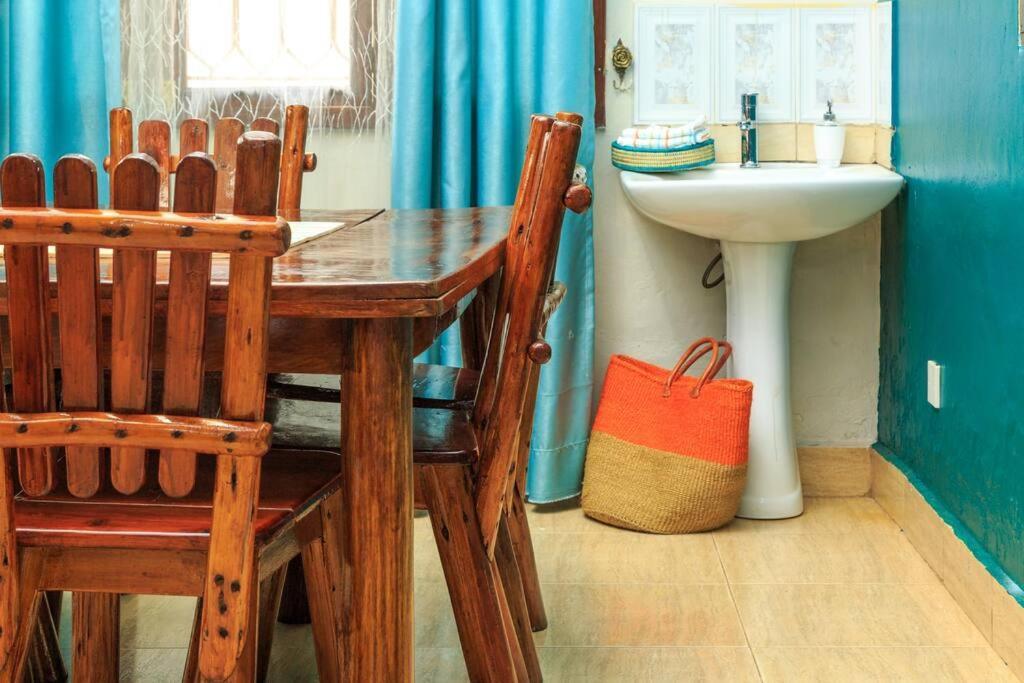 City Oasis By Siima _ Hidden Gem City Family Home Kampala Eksteriør billede