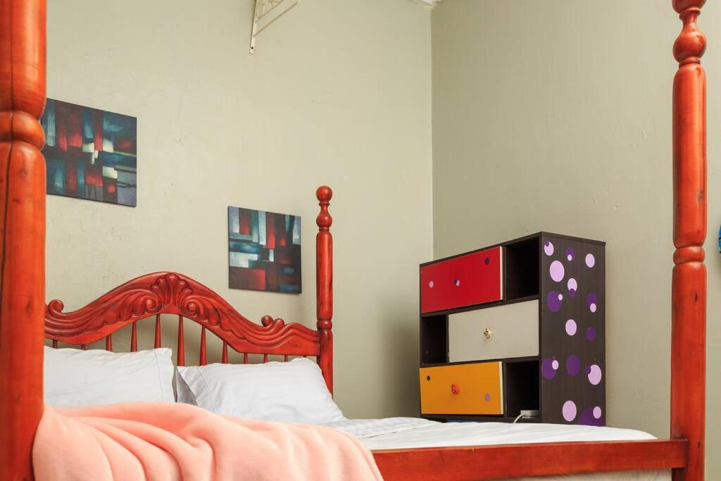 City Oasis By Siima _ Hidden Gem City Family Home Kampala Eksteriør billede